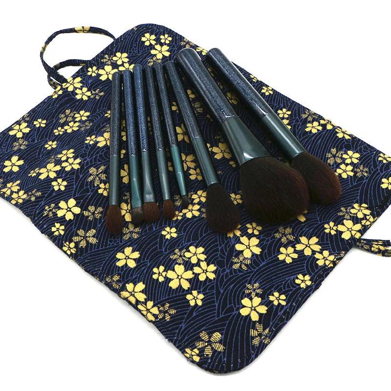 2025 Professional 8 Pcs Wooden Makeup Brushes Set With Bag For Beauty Cosmetic Tools Powder Eyeshadow Eyebrow Eyeliner Brushes