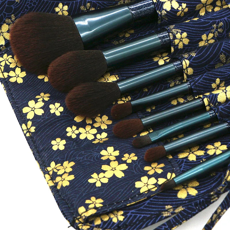 2025 Professional 8 Pcs Wooden Makeup Brushes Set With Bag For Beauty Cosmetic Tools Powder Eyeshadow Eyebrow Eyeliner Brushes
