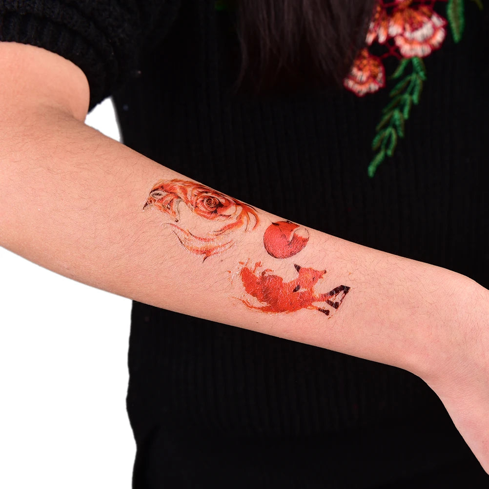 1 Pcs Black Waterproof Temporary Tattoo Sticker on Body Leg Water Transfer Sexy Lace Stocking Fake Flash Tattoo for Girl Women