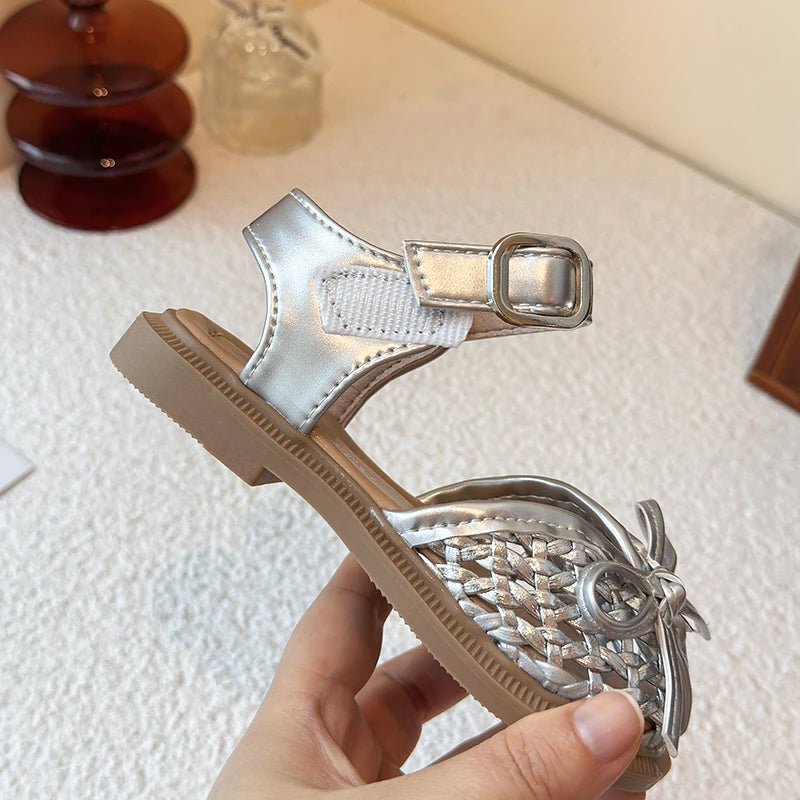 Summer girls' sandals 2026 new summer style with toe caps for girls, soft soles, baby woven and hollowed-out trendy