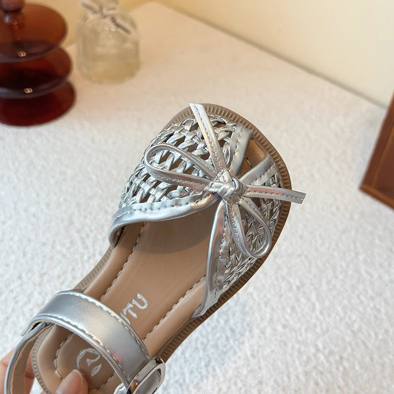 Summer girls' sandals 2026 new summer style with toe caps for girls, soft soles, baby woven and hollowed-out trendy
