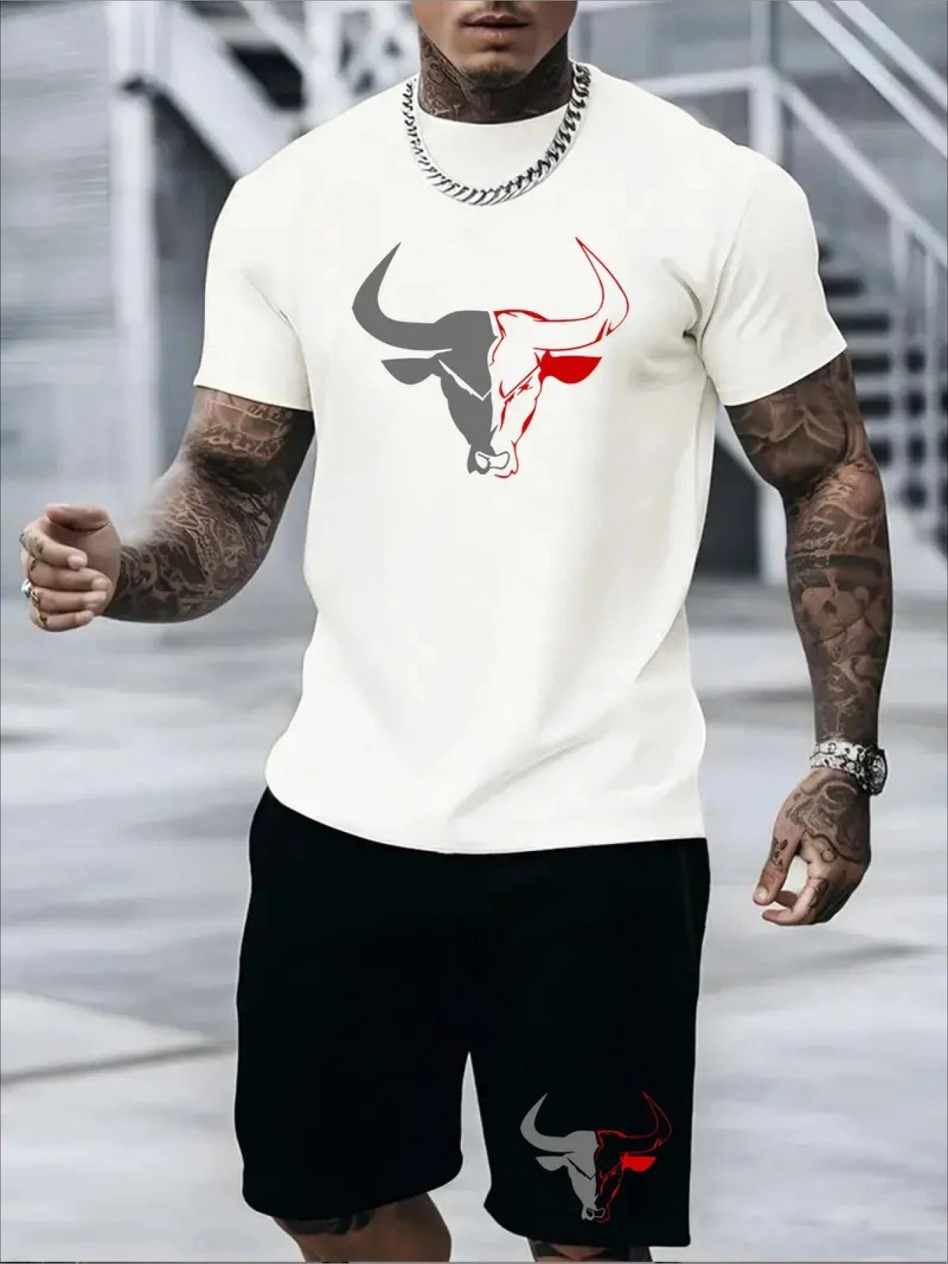 Two-piece men's fashionable summer round-neck short-sleeved t-shirt and shorts set men's vacation and fitness clothing