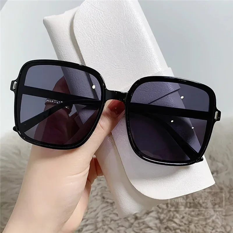 Fashion Square Oversized Sunglasses for Women Vintage Big Frame UV Protection Sun Glasses Shades Ladies Classic UV400 Eyewear