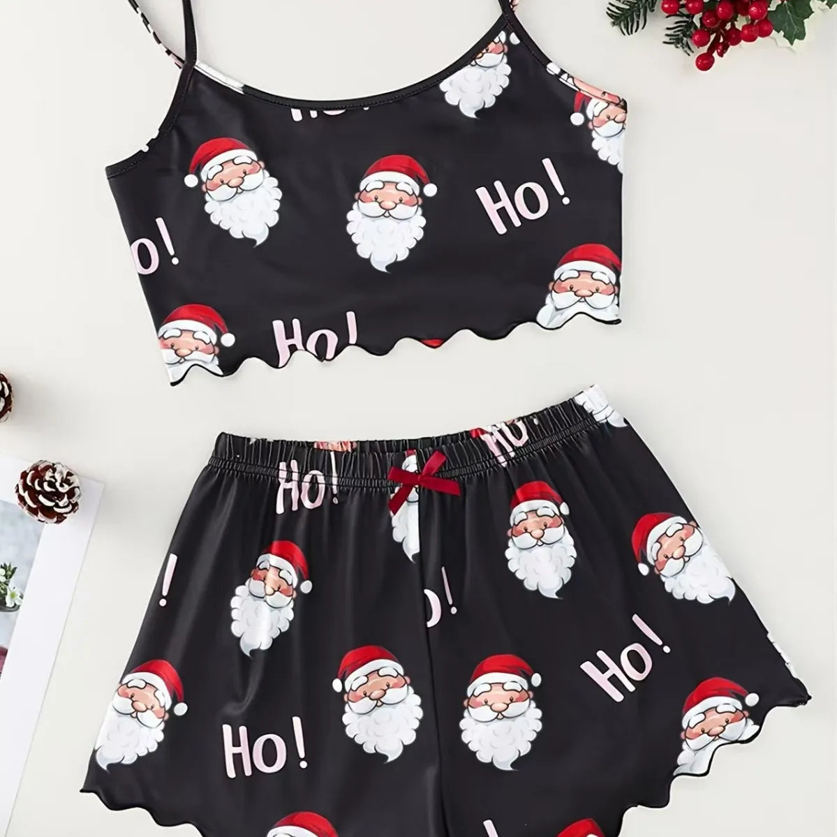 Santa Print Women's Sleepwear Soft Christmas Festival Cute Gingerbread Print 2 Pieces Pajama Set Crop Tops and Shorts Loungewear