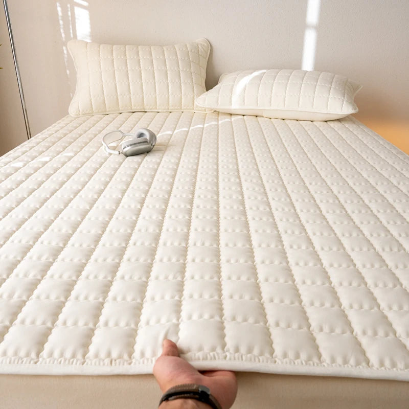 Waterproof Mattress Protector - Antimicrobial Mattress Cover with Elastic Straps - Hypoallergenic, Noiseless Thin Mattress