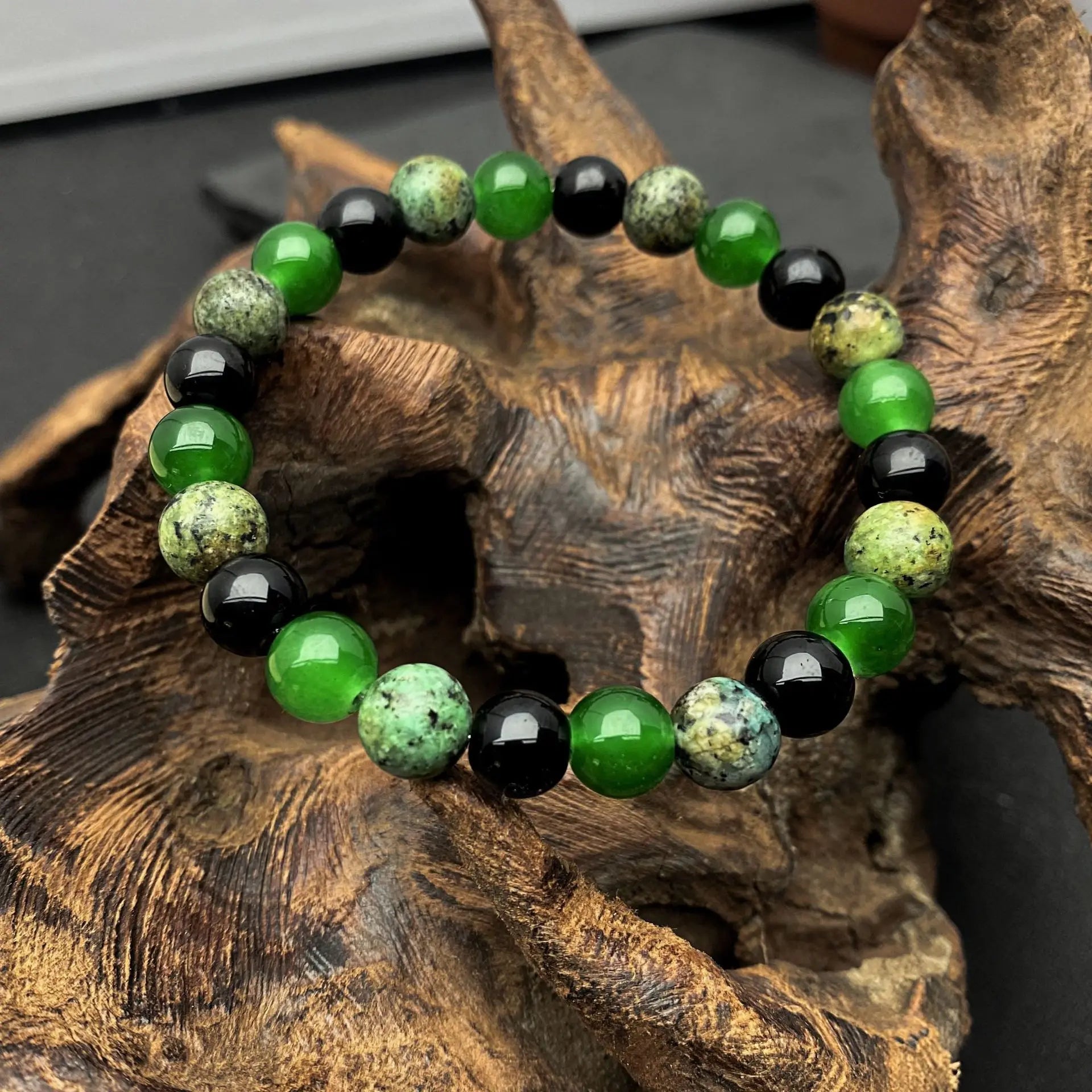 Fashionable 8mm Green Beaded Bracelet - Handmade Elastic Rope Bracelet - The Best Gift to Give