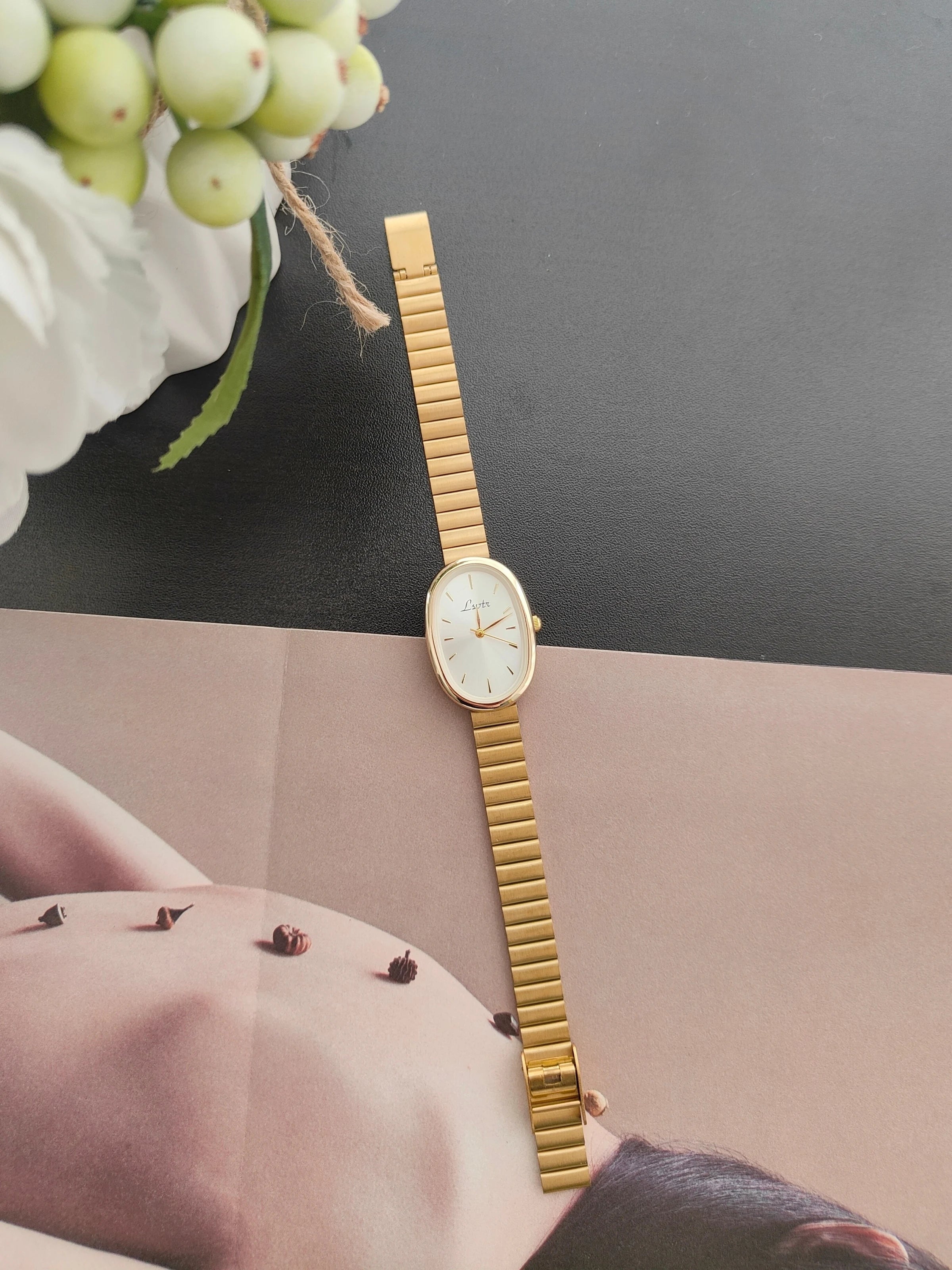 1 Piece of New Fashion Gold Bracelet Women's Watch, Vintage Luxury, Stylish, Simple, Elegant, Light Luxury, Versatile Women's Quartz Watch