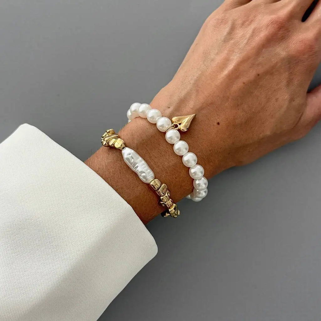 2Pcs/Set Elegant Imitation Pearl Bracelet for Women Bohemian Elastic Rope Chain Bracelet with Heart Pendant Jewelry Gift
