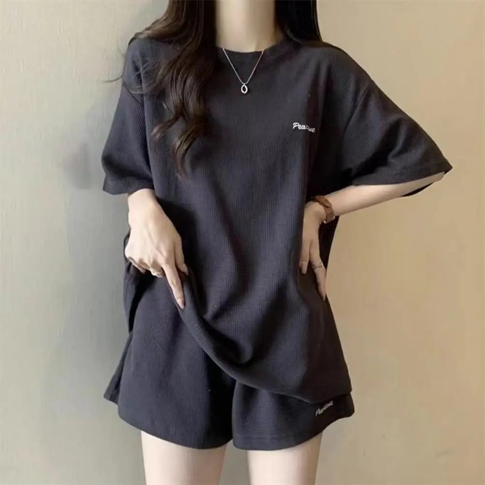 2026 Stylish T-shirt And Pants Set Women's Casual Two-Piece Shorts Set Loose Short Sleeve T-shirts Shorts Sets Summer Loungewear