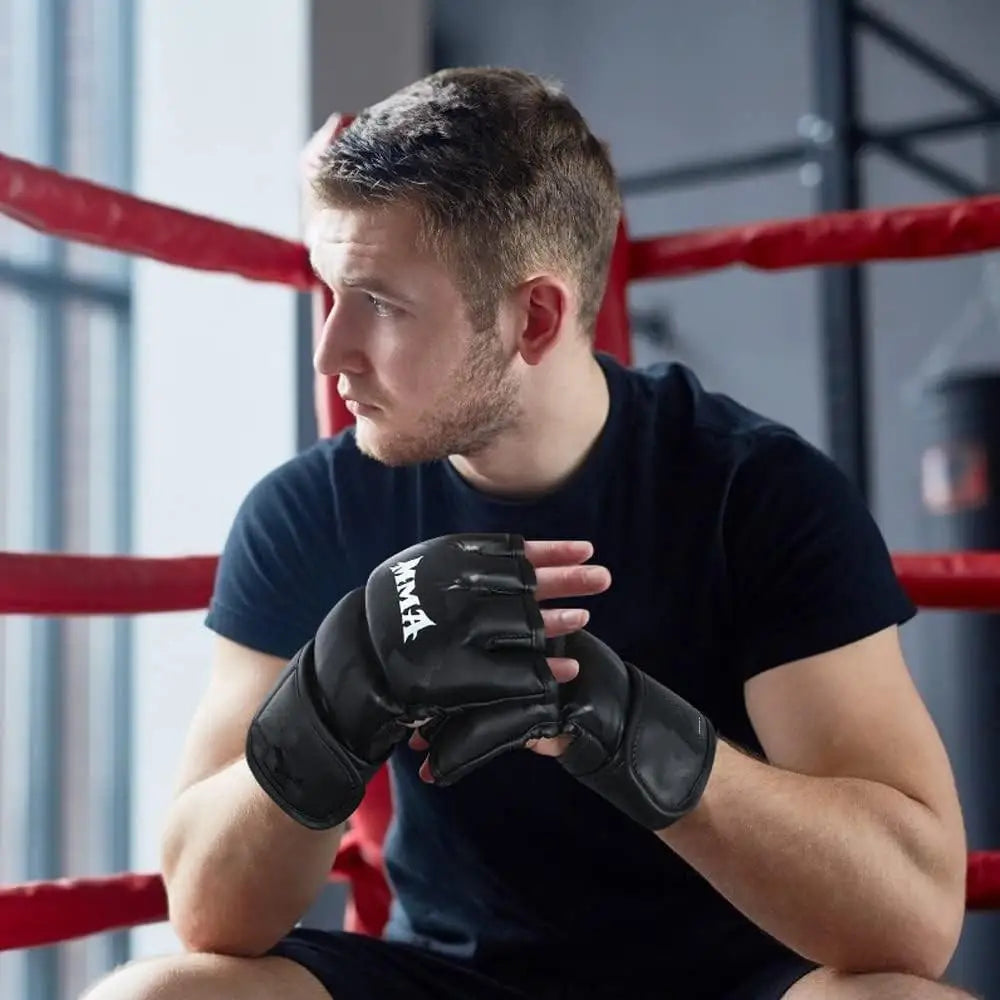 2 in 1 Curved Boxing Mitts Focus Punching Bag Gloves Set Leatherette Boxing Training Hand Pads MMA Karate Training Equipment