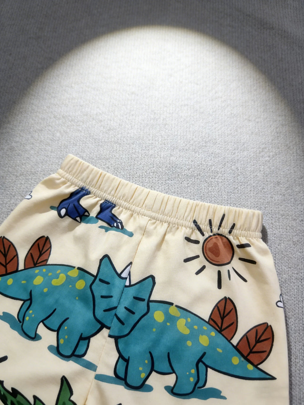 Beige Dinosaur Set: Daily Cute Baby’s Dinosaur Fan Protagonist