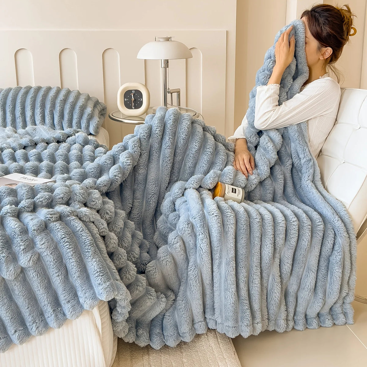 Solid Color Fleece Blanket Soft Skin-Friendly Throw Blanket Versatile Blanket for Office Nap, Sofa, Outdoor Camping, Home Decor