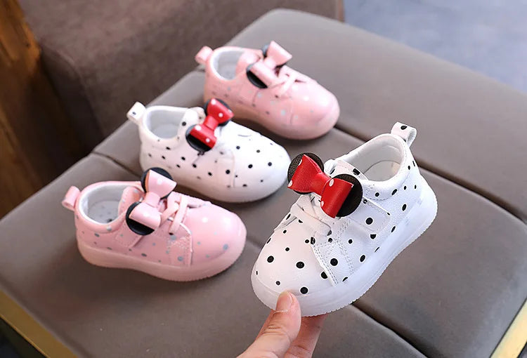 Children's Fashion Light-up Board Shoes Kids Glowing Light Sneakers Girls Shiny Light Shoes Little Boys Casual Luminous Sneakers