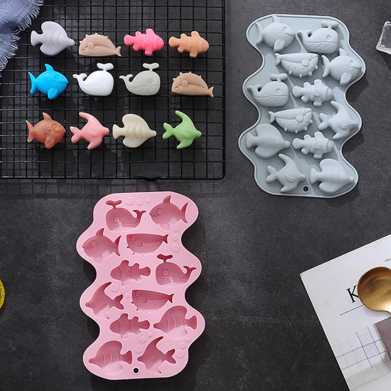 12 Hole Marine Fish Silicone Chocolate Mold Mix Animal Candy Biscuit Jelly Ice Cube Mould Cake Decor Soap Candle Baking Set Gift