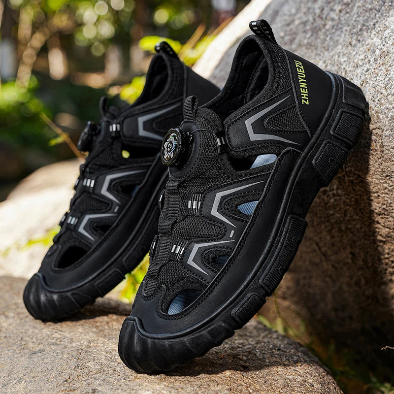Outdoor River Tracing Shoes for Men, Hollow Breathable Anti-Smash Toe Protection Sandals, Non-Slip and Wear-Resistant, Summer Water Sports and Leisure Shoes