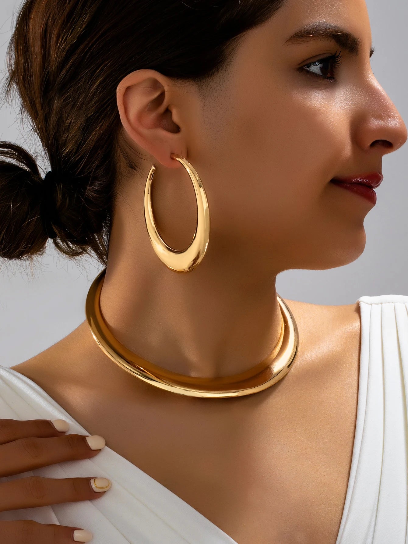 Women's Jewelry Set, Simple and Stylish Glossy Choker and Earrings, Suitable for Daily Wear and Vacation Wear