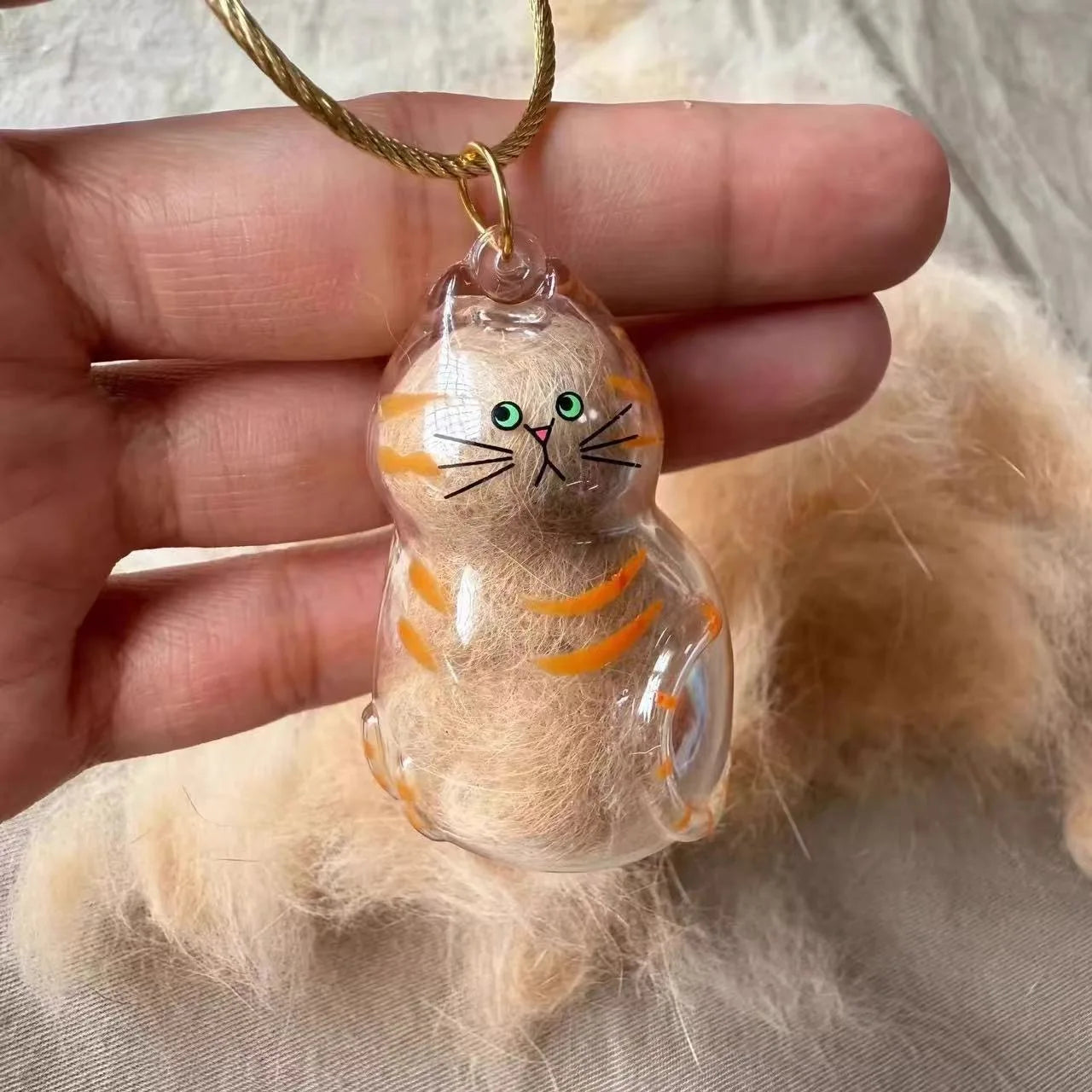 Adorable Pet Fur Storage Ornament Creative Cat Hair Collection Capsule Keychain Unique Keychain Trendy Souvenir for Pet Lover