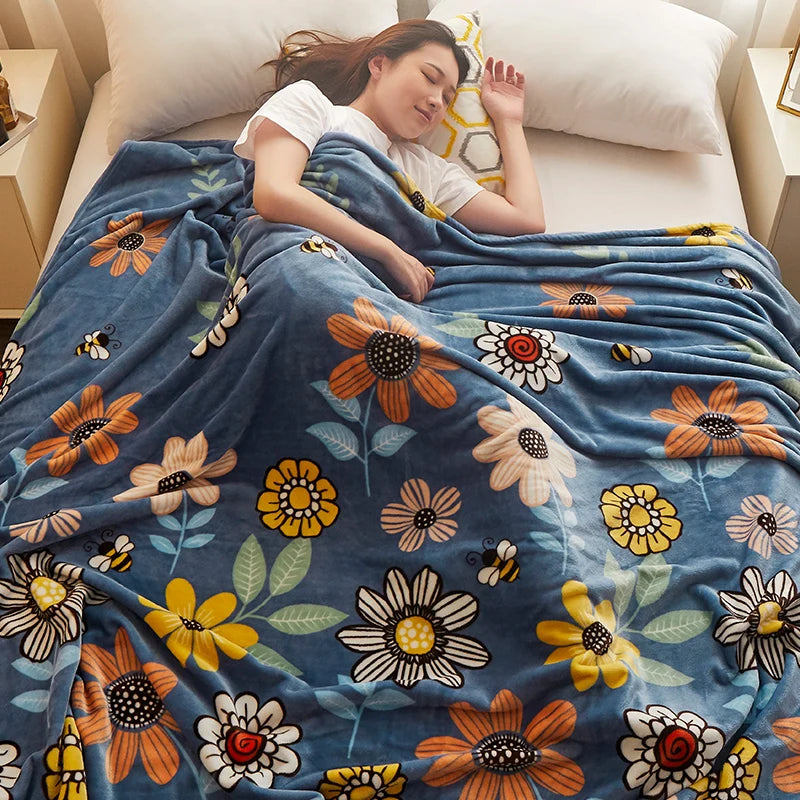Lightweight Flannel Blanket Soft Skin-friendly Throw Blanket for Couch Living Room Bedroom Car, All Season Decorative Blanket