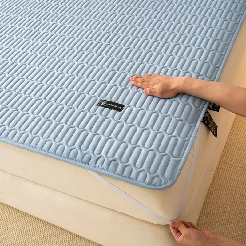 Waterproof Mattress Protector - Antimicrobial Mattress Cover with Elastic Straps - Hypoallergenic, Noiseless Thin Mattress