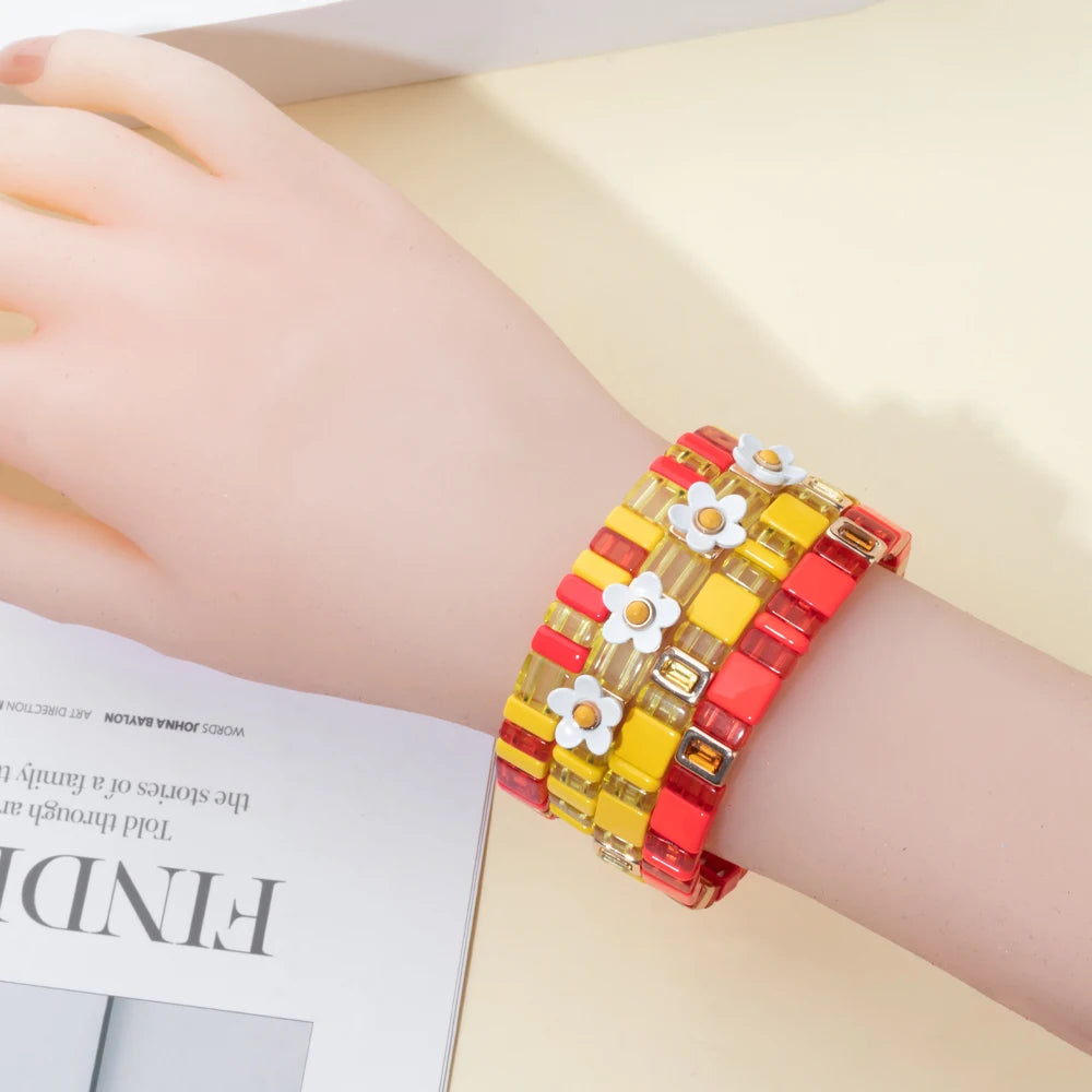 2024 New Design Acrylic Beads Bracelets For Women Red Green Flower Charm Bangle Inlaid Zirconia Beads Jewelry Sets