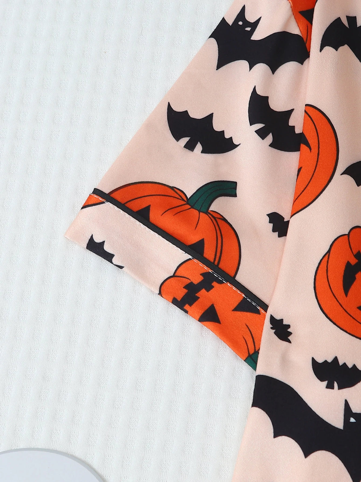 2-Piece Set of Quirky and Fun Apricot-Colored Halloween Pumpkin Print Spring/Summer Short-Sleeve Collared Top and Bow Shorts Women's Pajama Set Loungewear Suitable for Halloween