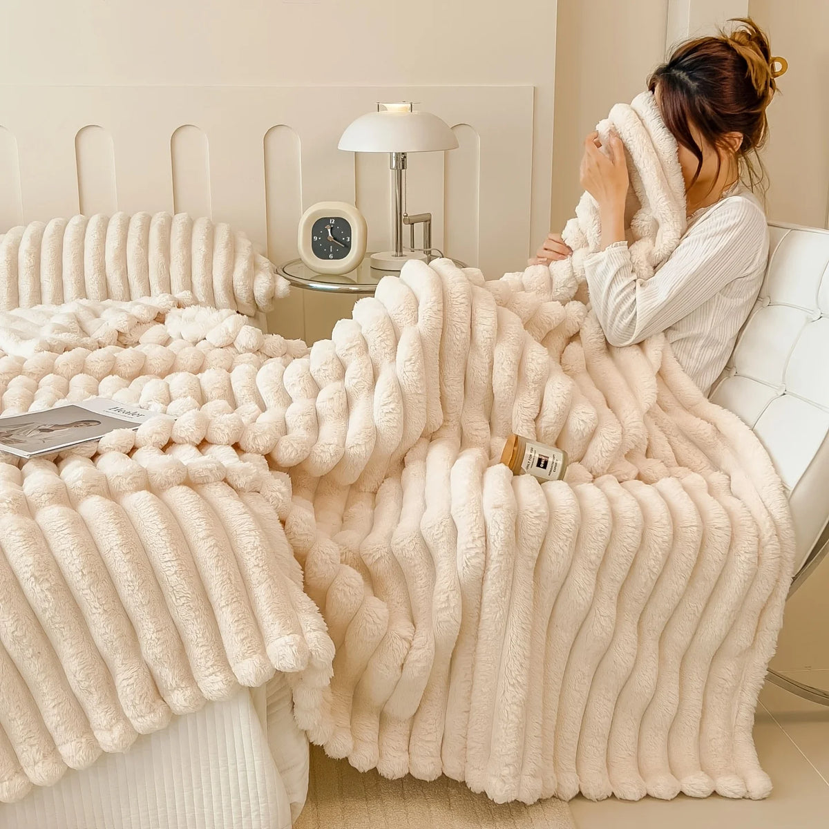 Solid Color Fleece Blanket Soft Skin-Friendly Throw Blanket Versatile Blanket for Office Nap, Sofa, Outdoor Camping, Home Decor