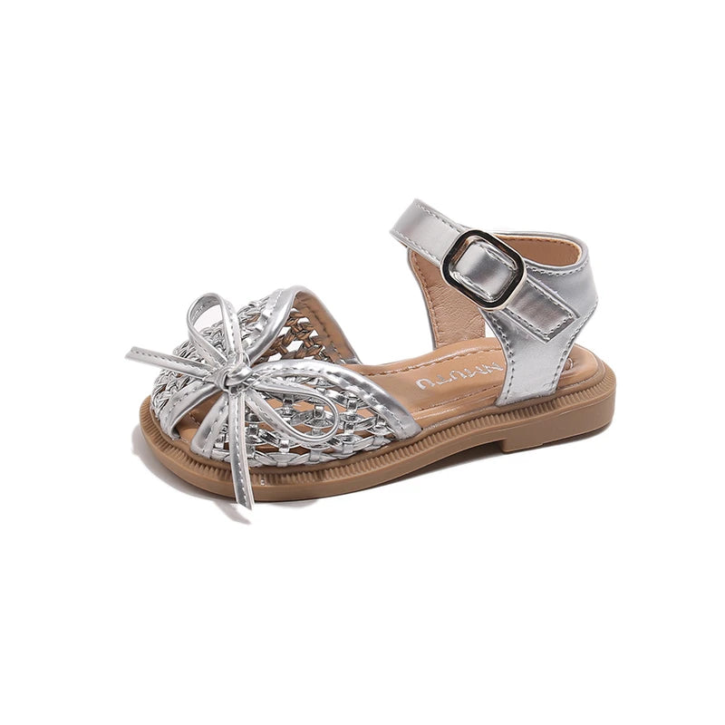 Summer girls' sandals 2026 new summer style with toe caps for girls, soft soles, baby woven and hollowed-out trendy