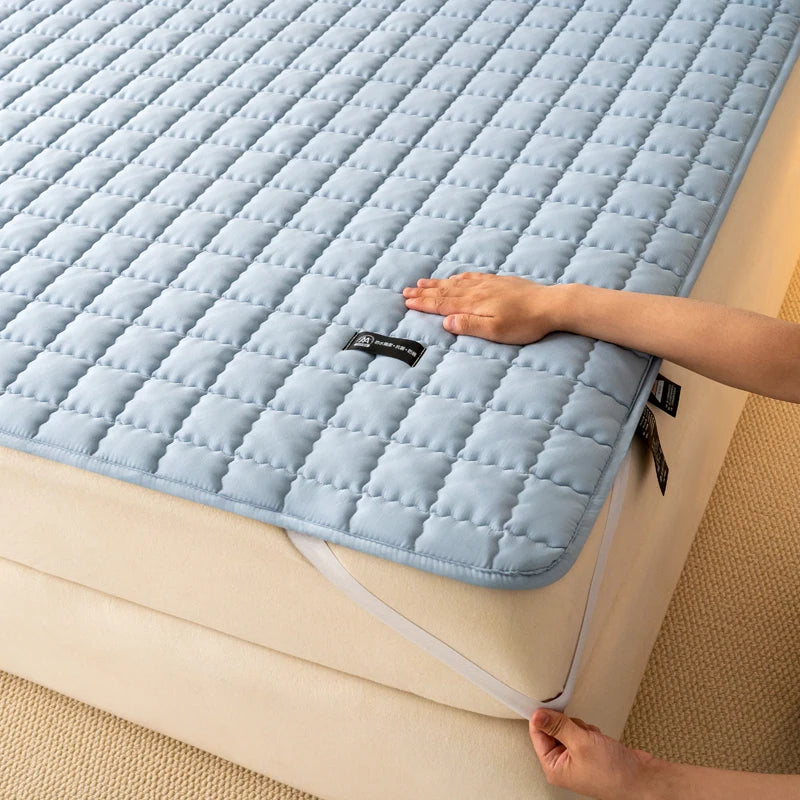 Waterproof Mattress Protector - Antimicrobial Mattress Cover with Elastic Straps - Hypoallergenic, Noiseless Thin Mattress
