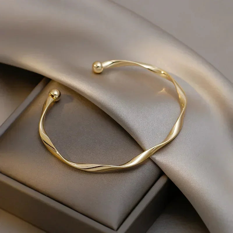 New Fashion Trend Unique Design Elegant Exquisite Twist Simple Bracelet Women Jewelry Wedding Party Premium Gift Wholesale