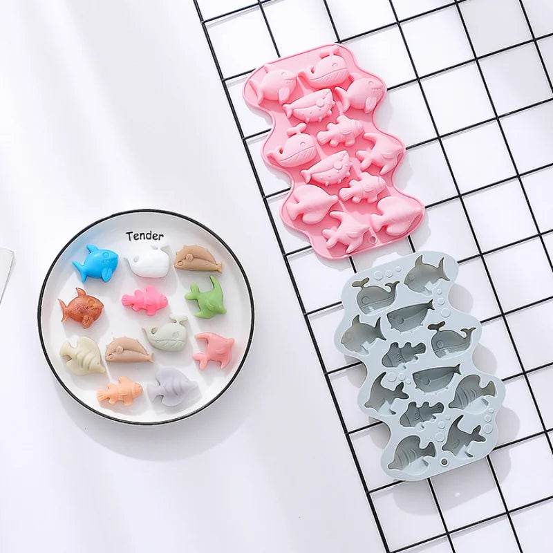 12 Hole Marine Fish Silicone Chocolate Mold Mix Animal Candy Biscuit Jelly Ice Cube Mould Cake Decor Soap Candle Baking Set Gift