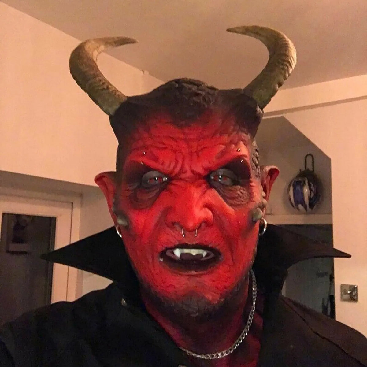 1PCS Halloween Decorations Latex Mask Devil Realistic Prank Present Spooky Spooky Party Supplies Adult Horror Demon Horn 2025