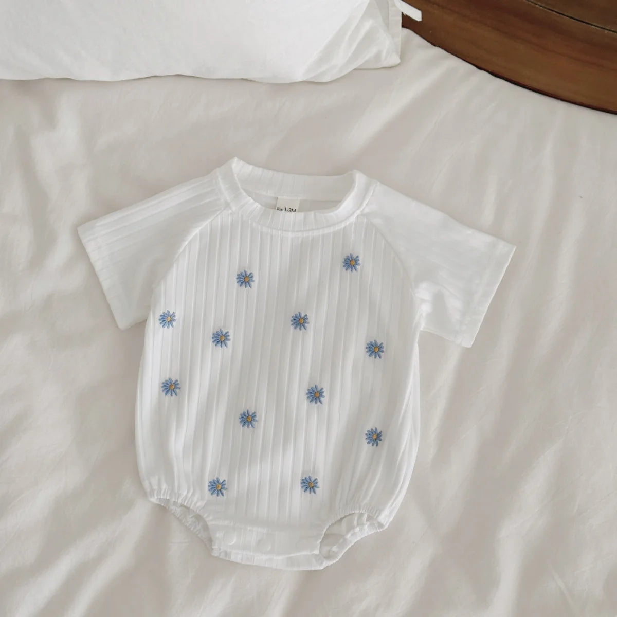 Ins Newborn Baby Girl Clothes Summer Romper Short-Sleeved  Home Clothing Jumpsuit Flower Embroidery Toddler Bodysuit 0-18 Months
