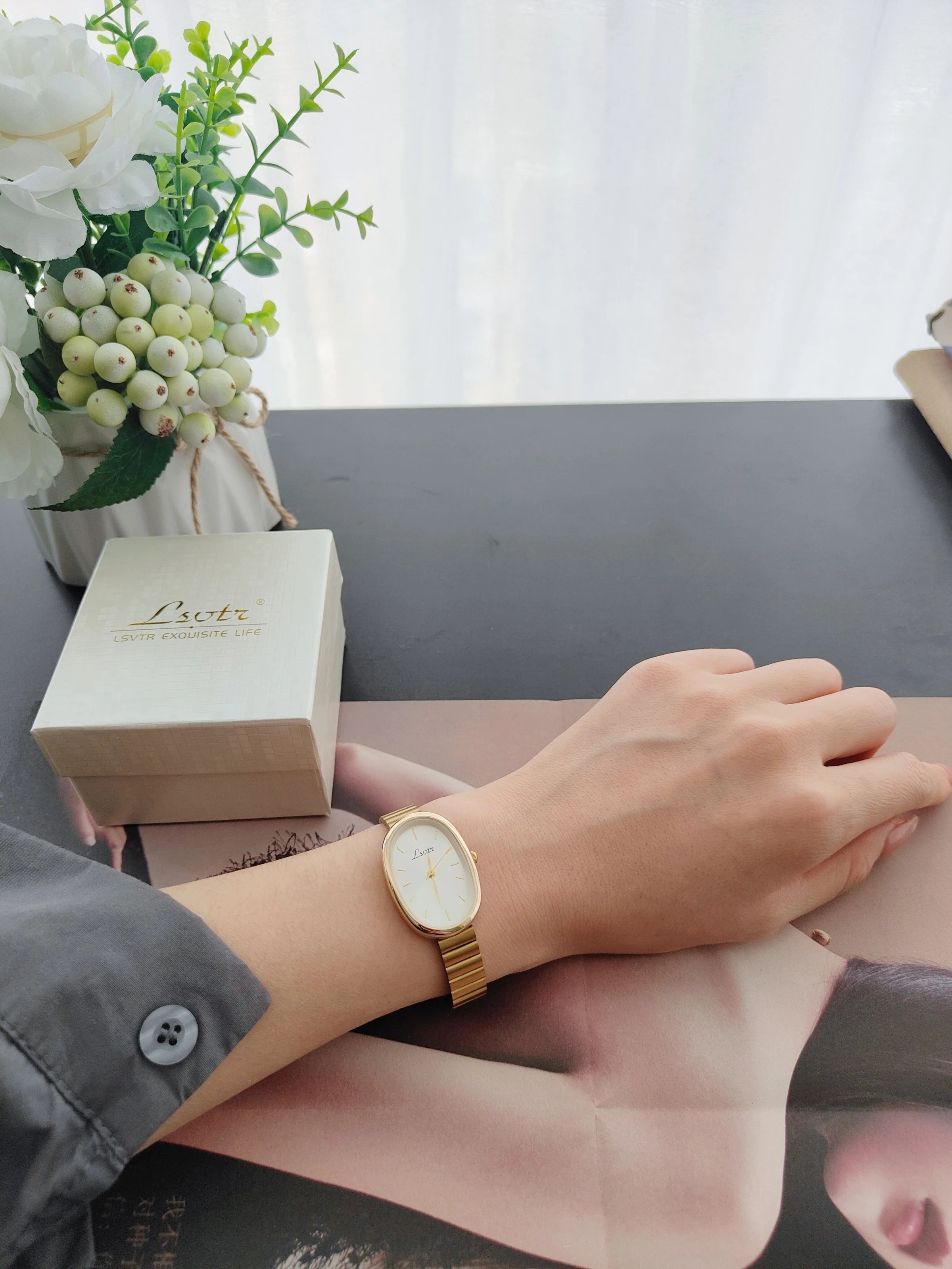 1 Piece of New Fashion Gold Bracelet Women's Watch, Vintage Luxury, Stylish, Simple, Elegant, Light Luxury, Versatile Women's Quartz Watch