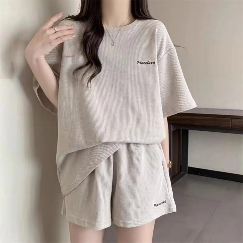 2026 Stylish T-shirt And Pants Set Women's Casual Two-Piece Shorts Set Loose Short Sleeve T-shirts Shorts Sets Summer Loungewear