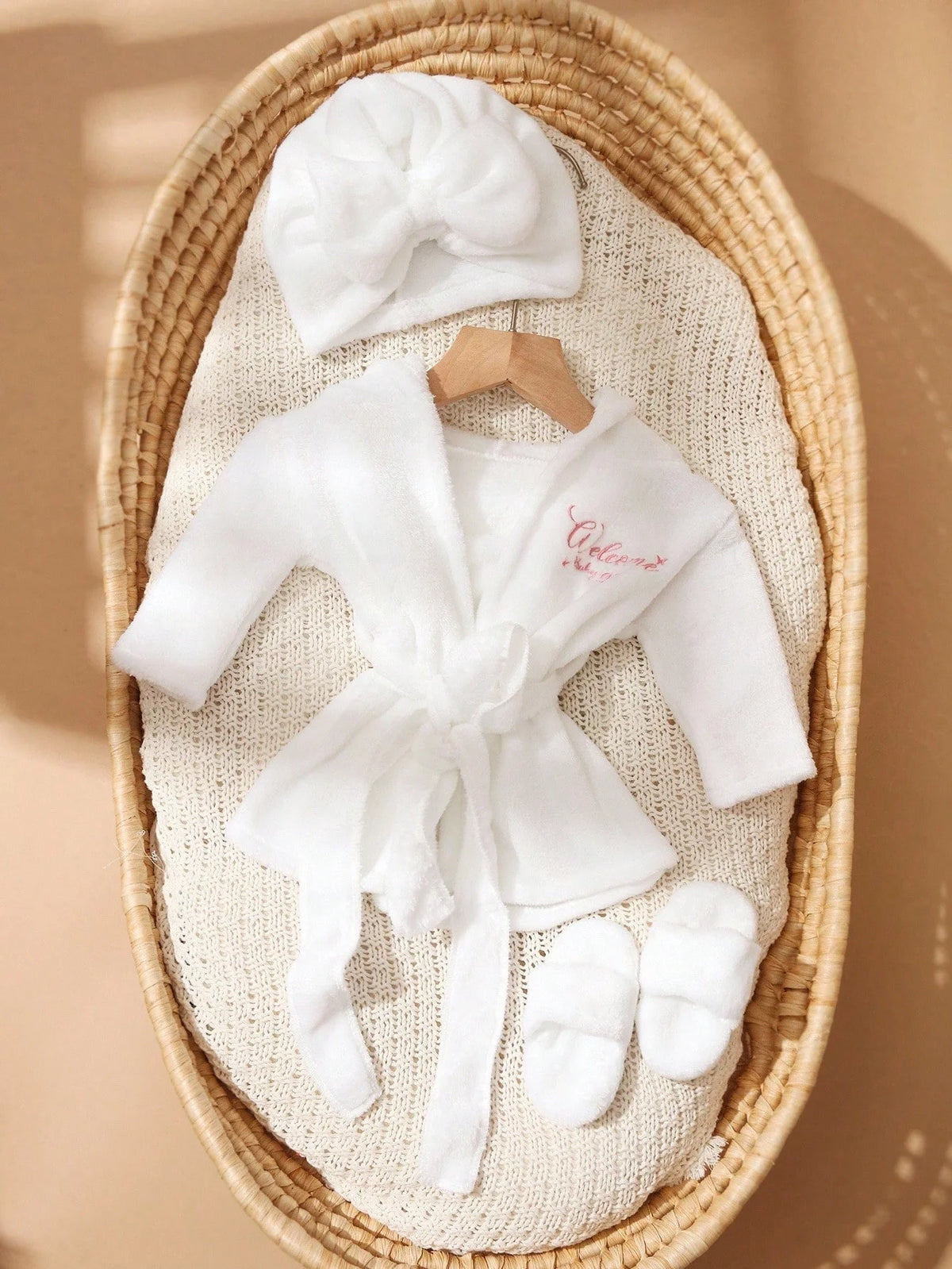 Ylsteed 4PCS Newborn Photography Props Baby Girl Bathrobes Bath Towel Outfit Slippers Embroidery Suit Infant Portrait Photo-HD