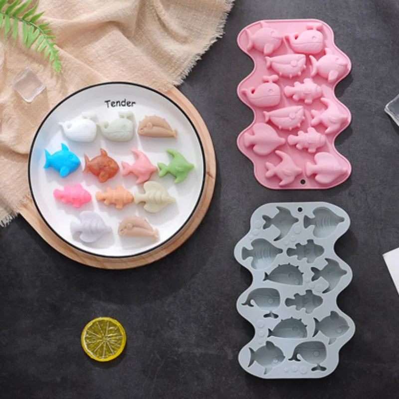 12 Hole Marine Fish Silicone Chocolate Mold Mix Animal Candy Biscuit Jelly Ice Cube Mould Cake Decor Soap Candle Baking Set Gift