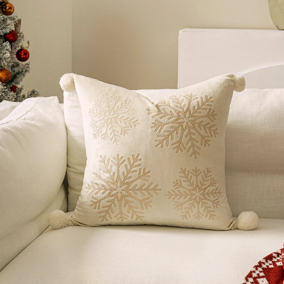 Christmas Decorative Pillow Case Cartoon 3D Snowflake embroidery Santa Xmas Tree White Square New Year 2025 Pillowcases 45x45cm