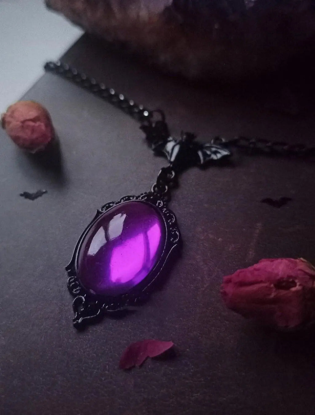Vampire Bat Necklace, Blood Cameo, Purple, Gothic jewelry, Black Bat, Witch accessories, Pagan, Alternative, Vintage Choker ，Man