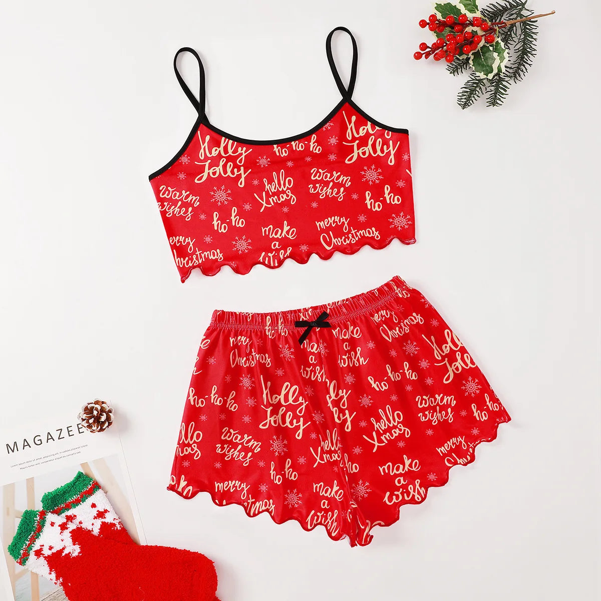 Santa Print Women's Sleepwear Soft Christmas Festival Cute Gingerbread Print 2 Pieces Pajama Set Crop Tops and Shorts Loungewear