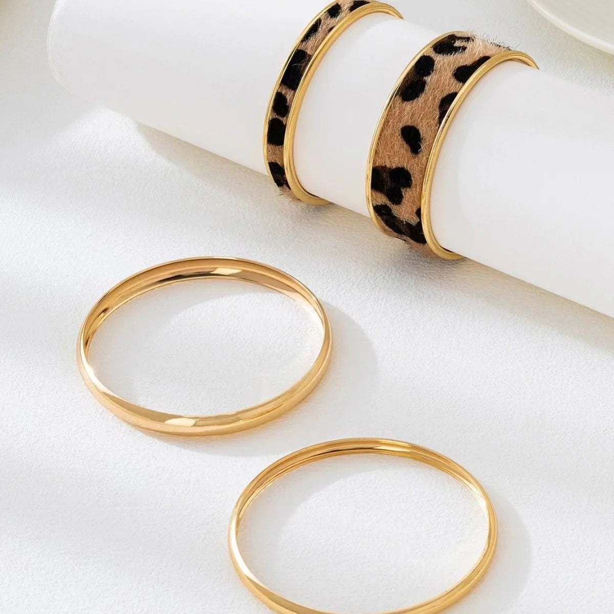 4pcs Vintage Leopard Print Smooth Furry Bracelets Set For Women Gold Color Multilayer  Chic Wristband Party Punk Jewelry Gifts