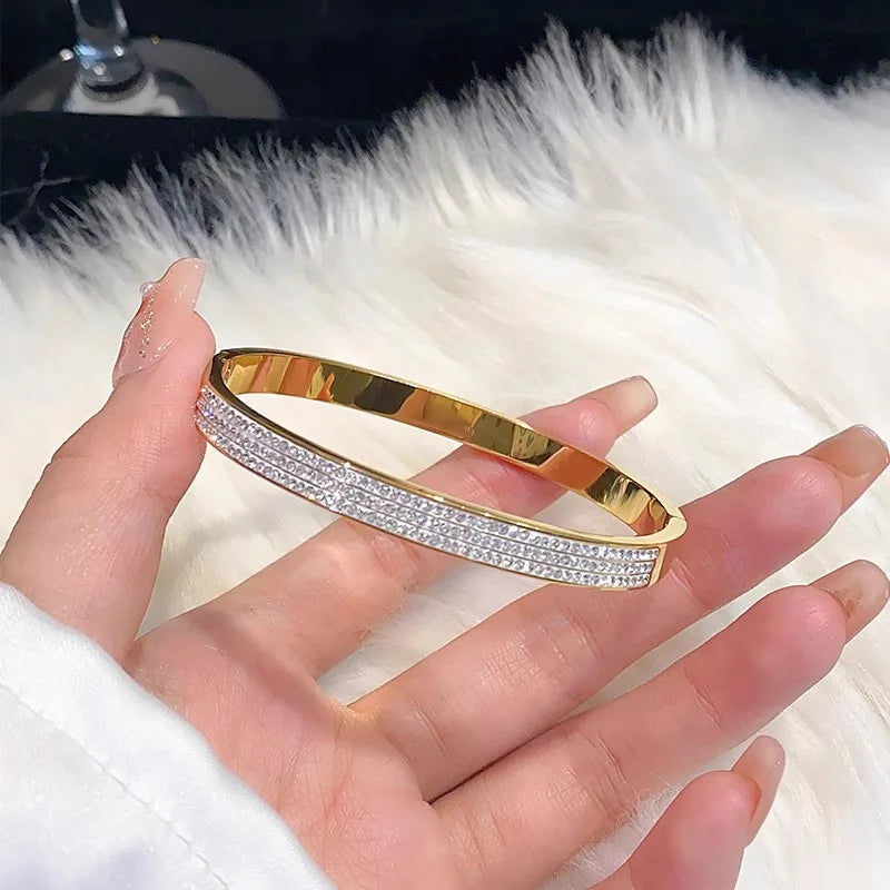 Elegant 8-piece Stainless Steel Bracelet Set With Rhinestone Embellishments, A Stylish Combination For Everyday Wear And Holiday