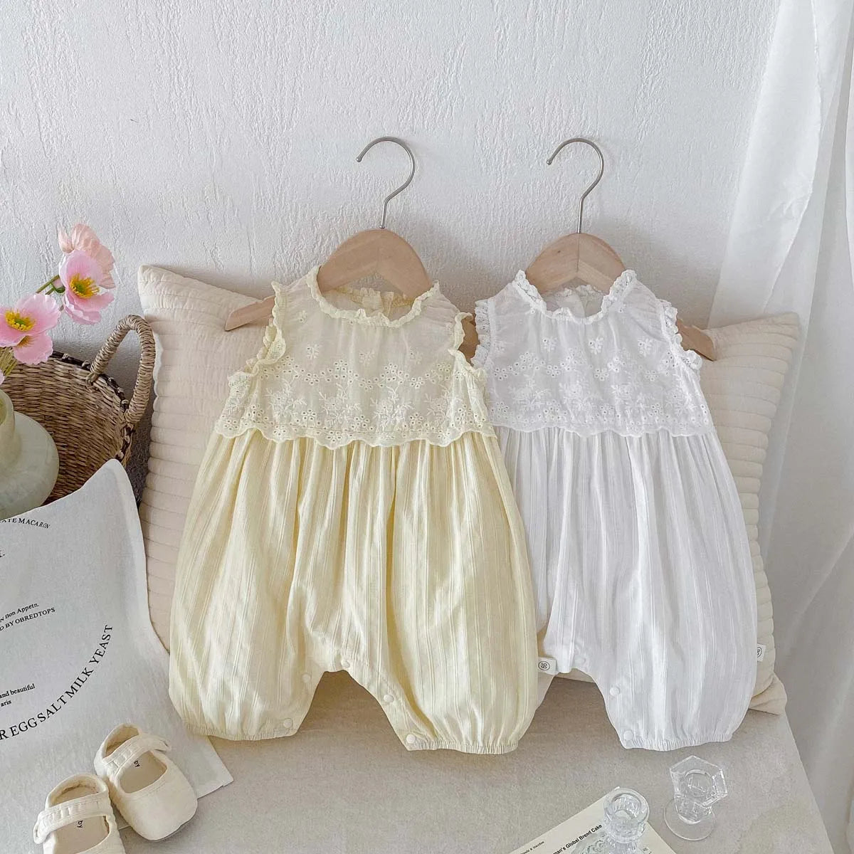 Korean Style Newborn Clothes Baby Girl Jumpsuit Hollowed Floral Sleeveless Infant Girl Bodysuit 0-24 Months
