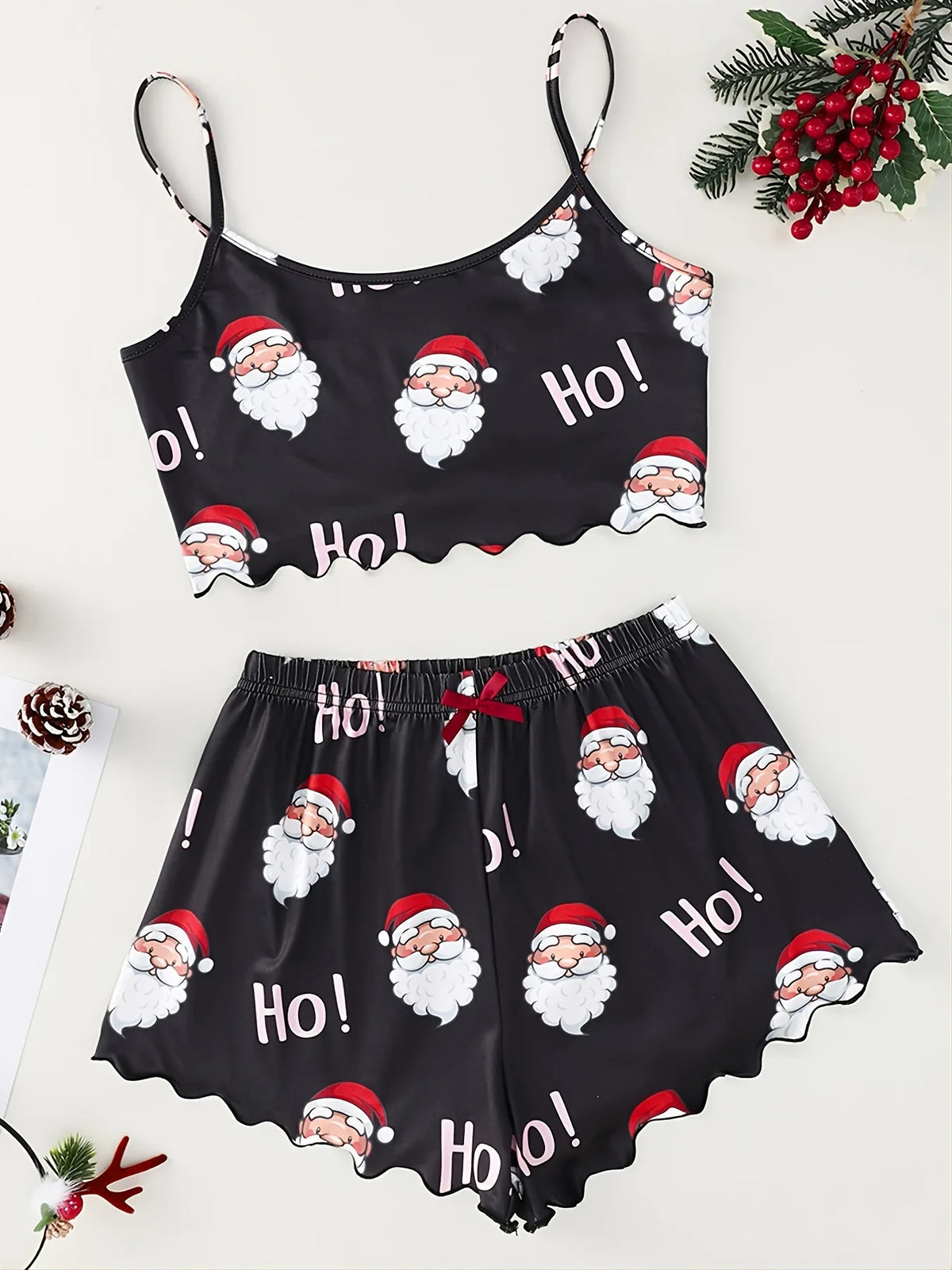 Santa Print Women's Sleepwear Soft Christmas Festival Cute Gingerbread Print 2 Pieces Pajama Set Crop Tops and Shorts Loungewear