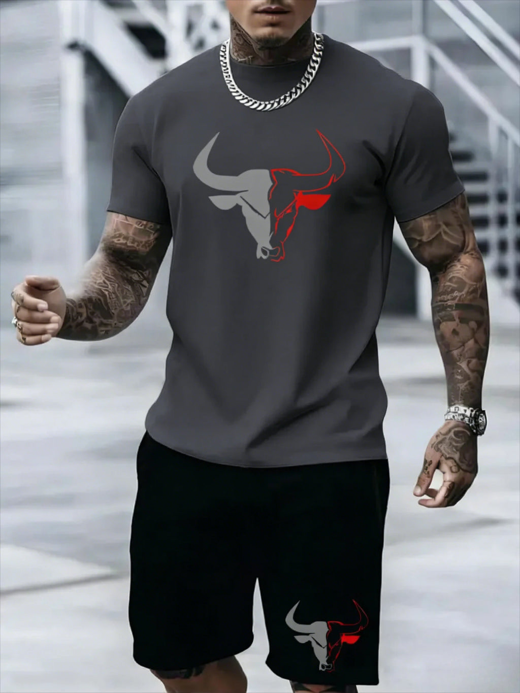 Two-piece men's fashionable summer round-neck short-sleeved t-shirt and shorts set men's vacation and fitness clothing