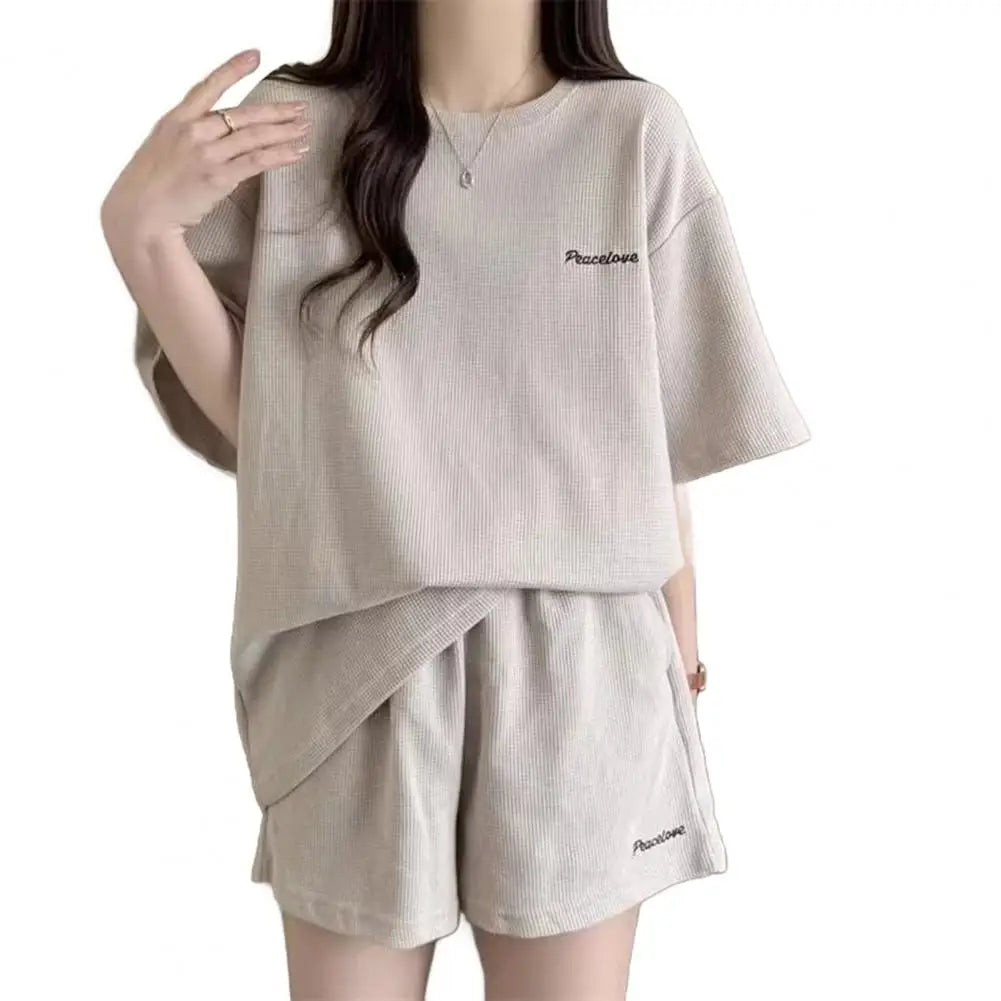 2026 Stylish T-shirt And Pants Set Women's Casual Two-Piece Shorts Set Loose Short Sleeve T-shirts Shorts Sets Summer Loungewear
