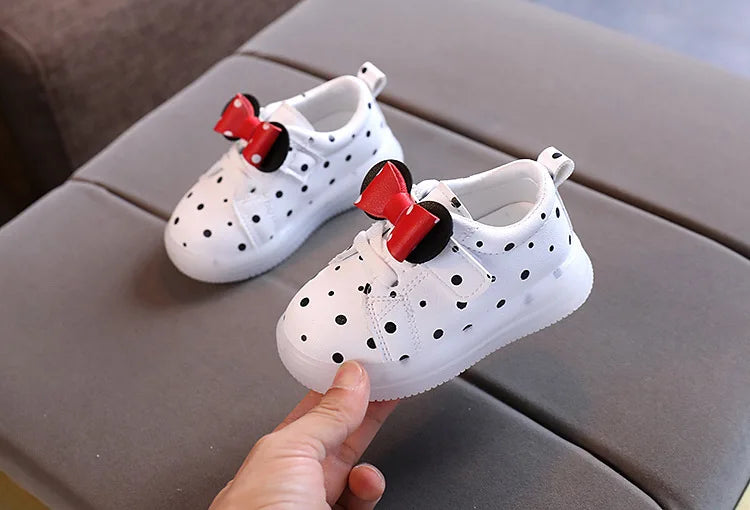 Children's Fashion Light-up Board Shoes Kids Glowing Light Sneakers Girls Shiny Light Shoes Little Boys Casual Luminous Sneakers