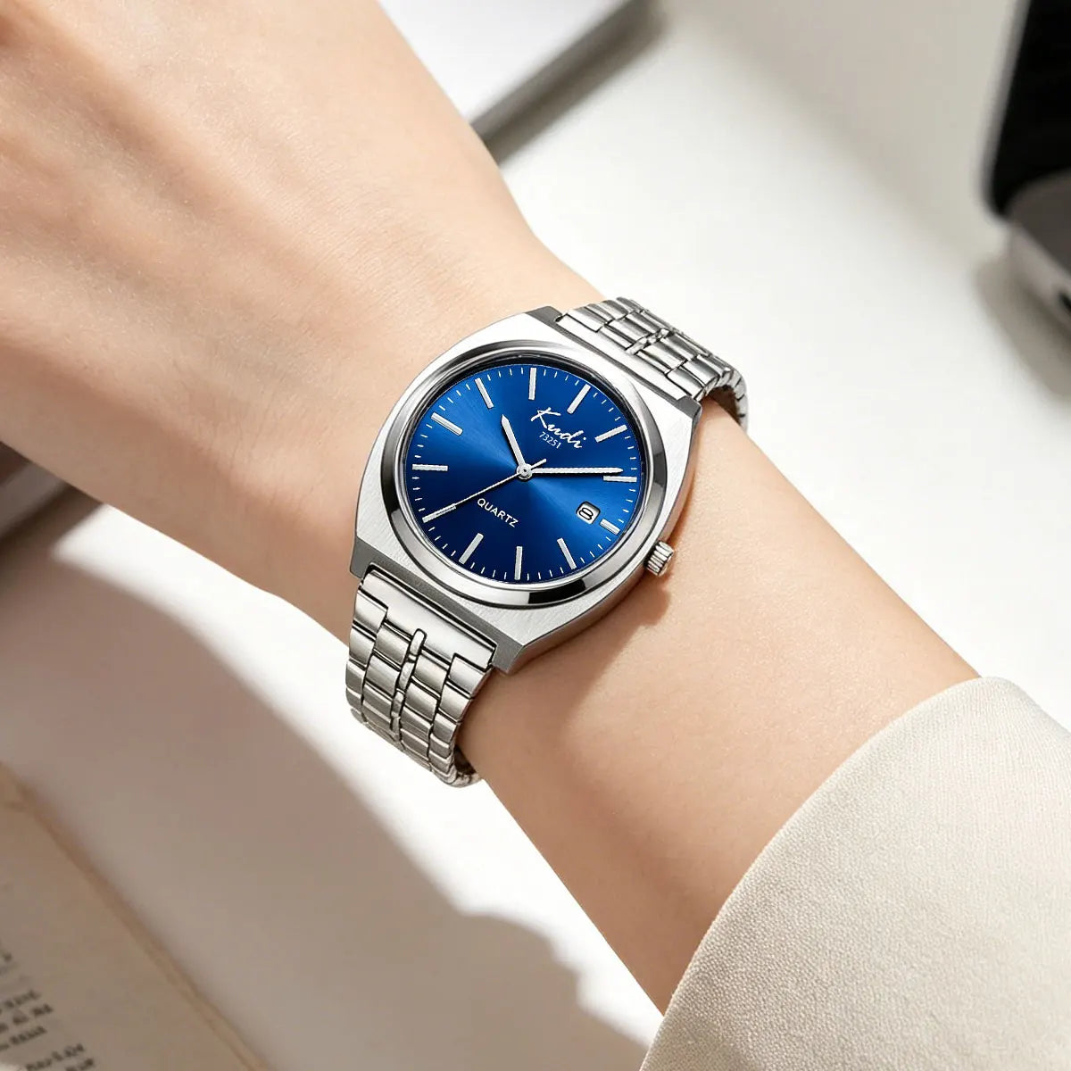 Fashion business men and women quartz watches calendar scale simple classic watches casual party gift watches
