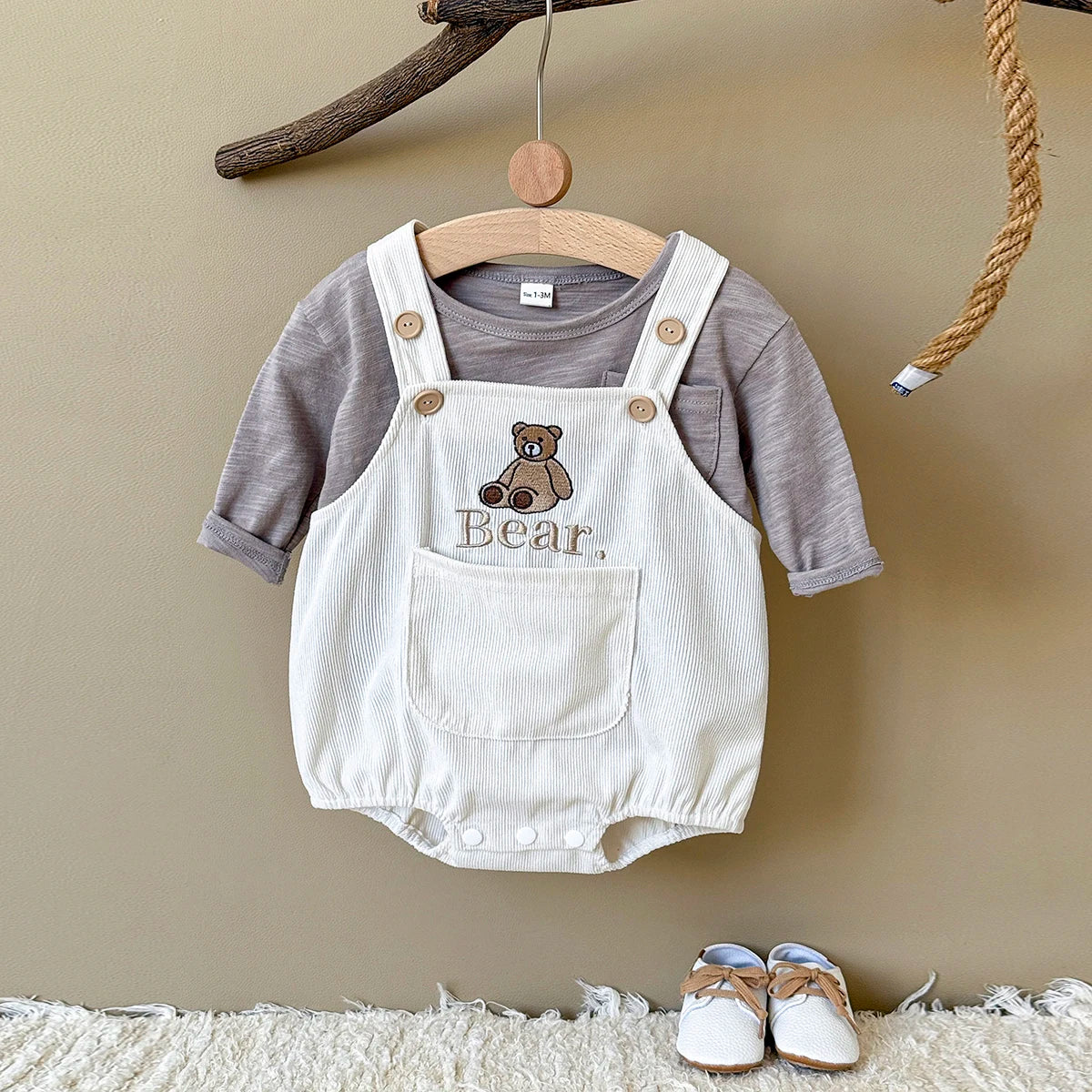 Newborn Baby Boys Girls Clothes Sleeveless Romper Bear Embroidery Loose Shoulder Strap Triangle Jumpsuit Casual Overalls Autumn