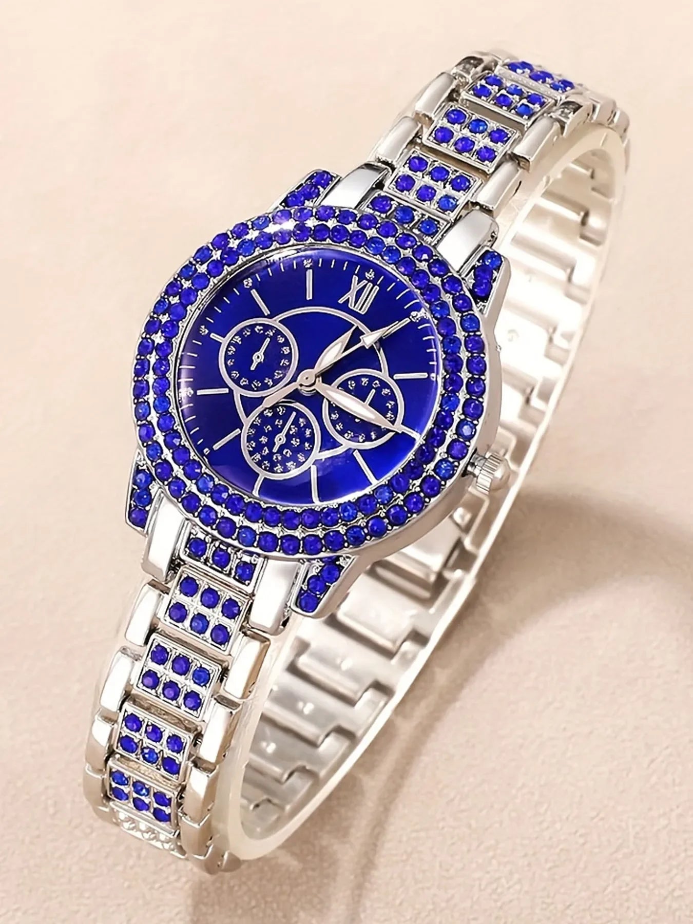 6pcs Luxurious diamond-studded bracelet watch set for women, featuring a quartz wristwatch with five exquisite pieces.